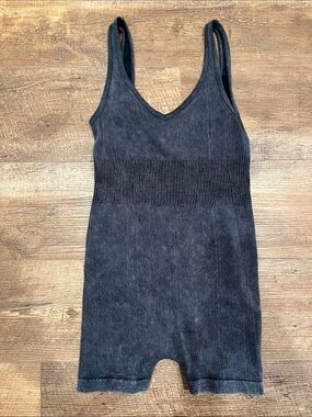 Women’s Black Ribbed V-Neck Sleeveless Romper